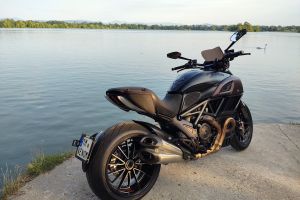 Ducati Diavel Carbon 