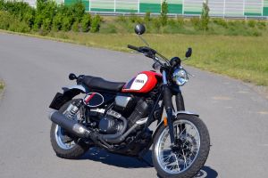 Yamaha SCR 950